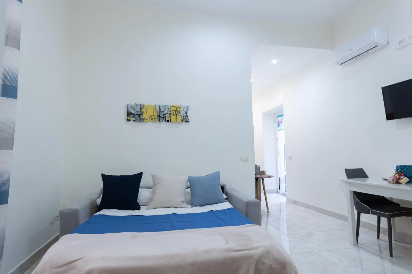 Benni House Apartment Naples 0*,  Italy